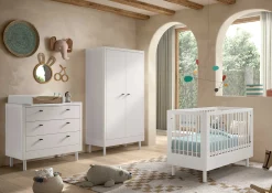 Babyzimmer Forrest: Babybett 60x120cm, Kommode mit Windelregal, Kleiderschrank - Weißbuche
