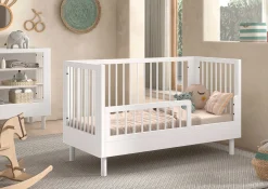 Babyzimmer Forrest: Babybett 70x140cm, Wickeltisch mit Wickelbrett, Kleiderschrank - Weißbuche