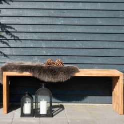 House Nordic Bank aus Teakholz - 140x35x48 cm