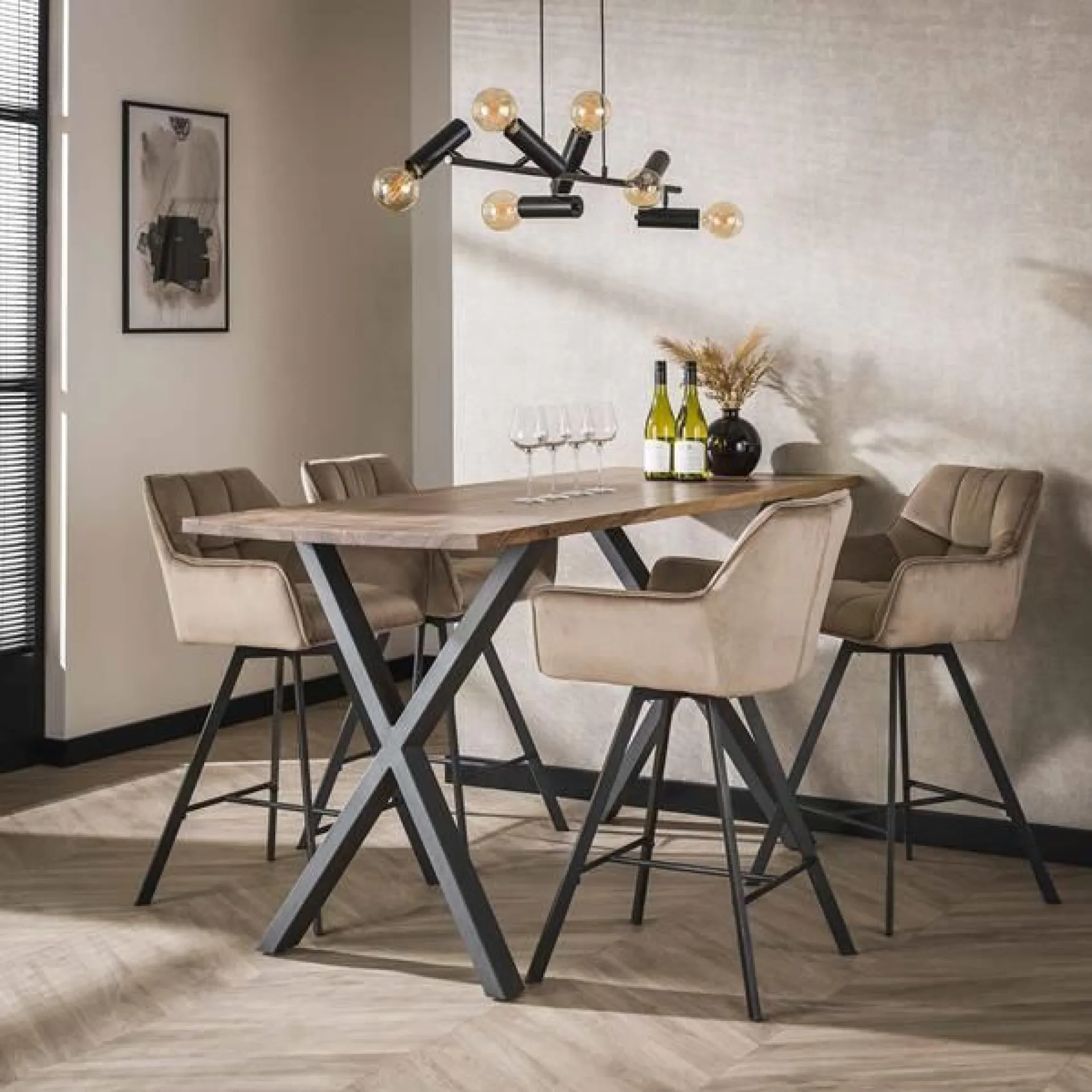 Emob Barhocker Hargreaves | 53 x 57 x 96 cm |