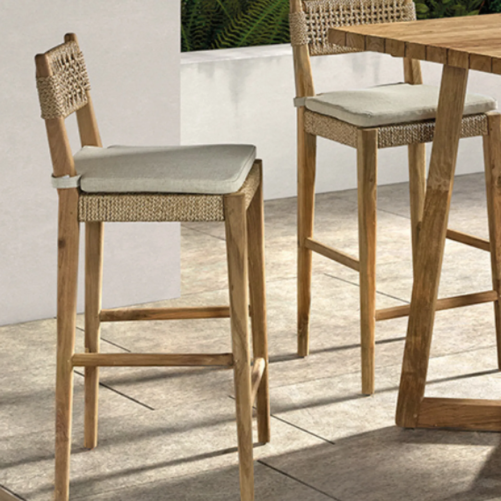 Gescova Barhocker Minoli - Teakholz & Weidengeflecht - 46x53x110cm - mit Sitzkissen - /Ecru