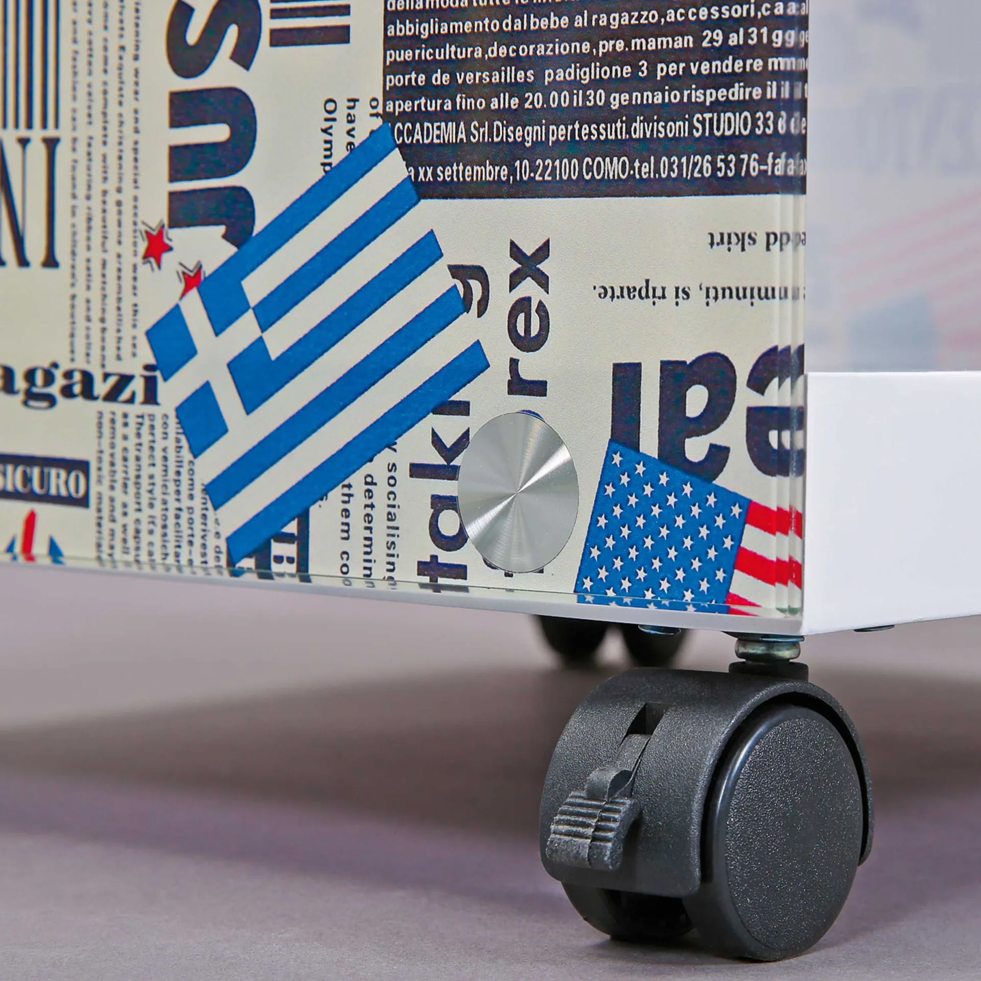Interlink Beistelltisch Flagcube auf Rädern
