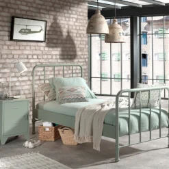 Bett Bronxx Metall 90x200 (inkl. Lattenrost) mit Nachttisch - matt olivgrün