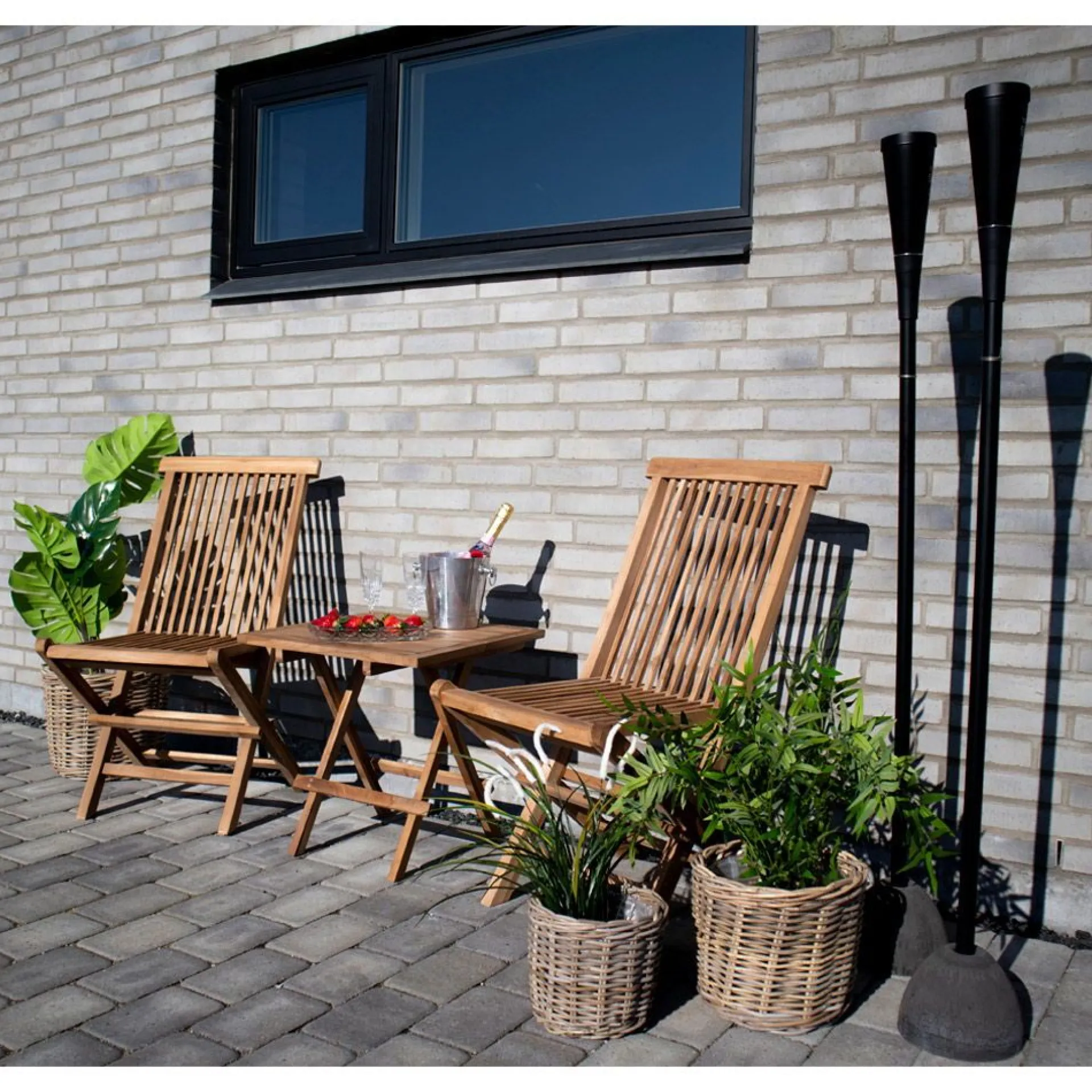 House Nordic Bilbao Beistelltisch für draußen - Teakholz