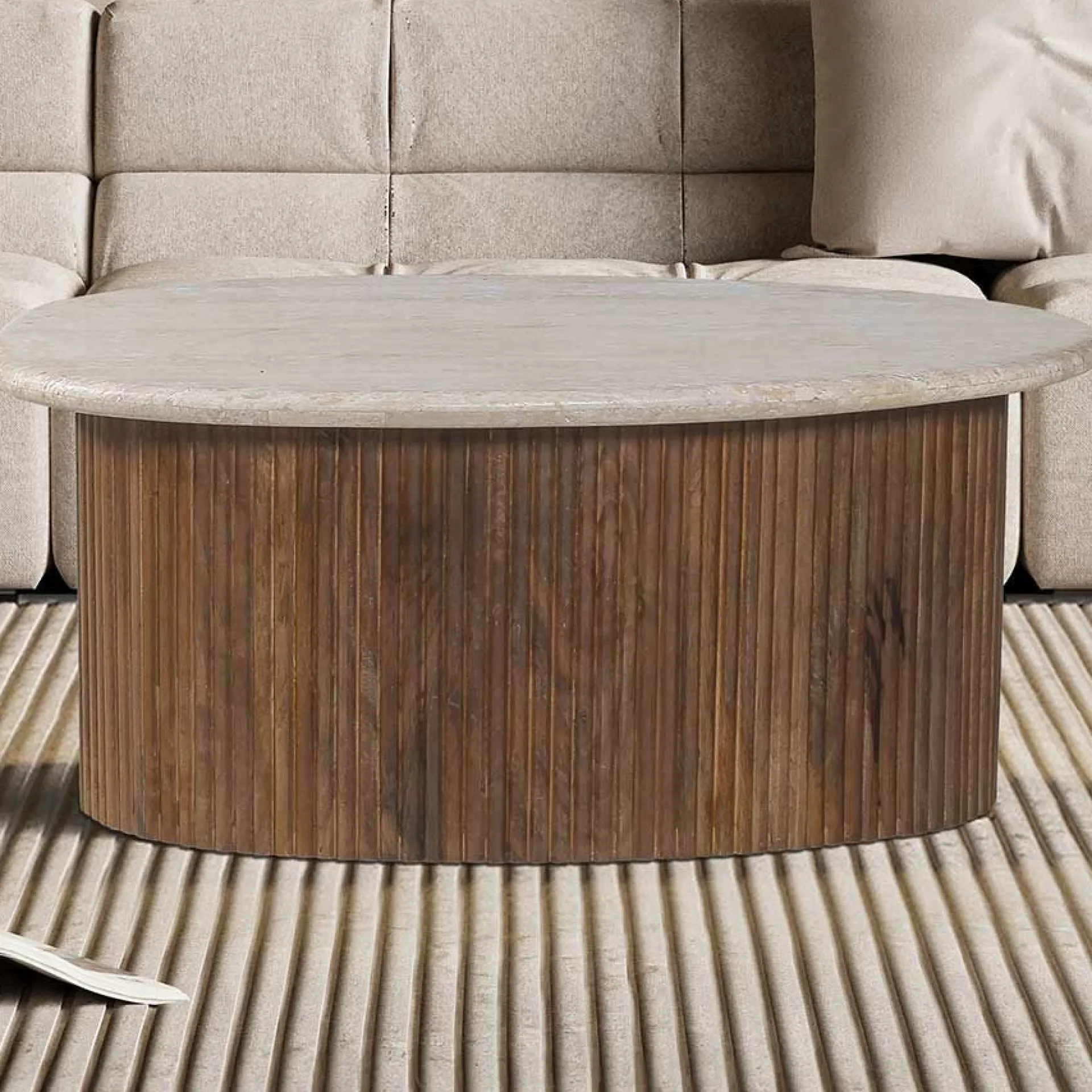 Rousseau Couchtisch Louis | 90 x 55 x 40 cm | Travertin