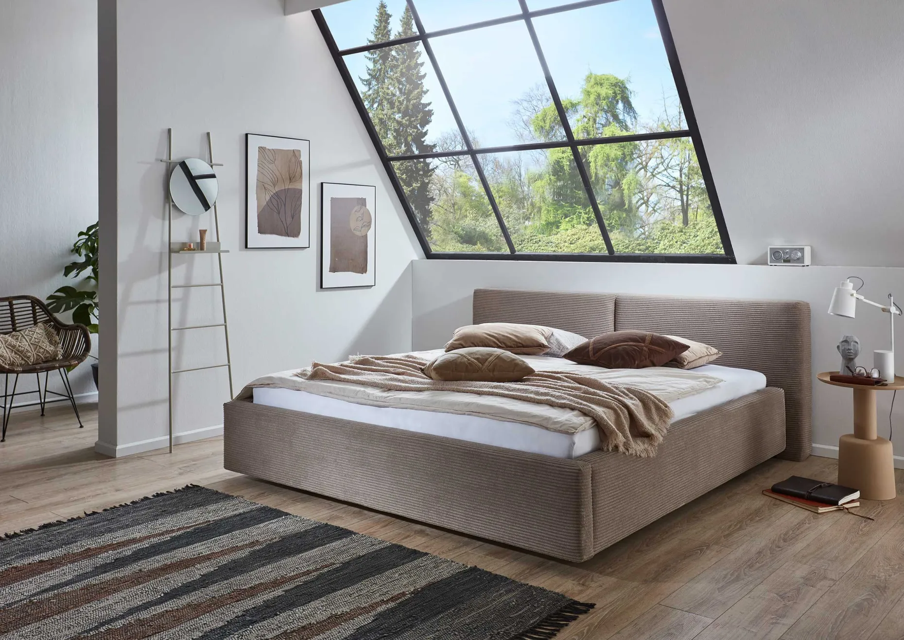 Doppelbett Kubrik 180x200cm mit Stauraum und Matratze - taupefarbener gerippter Samt