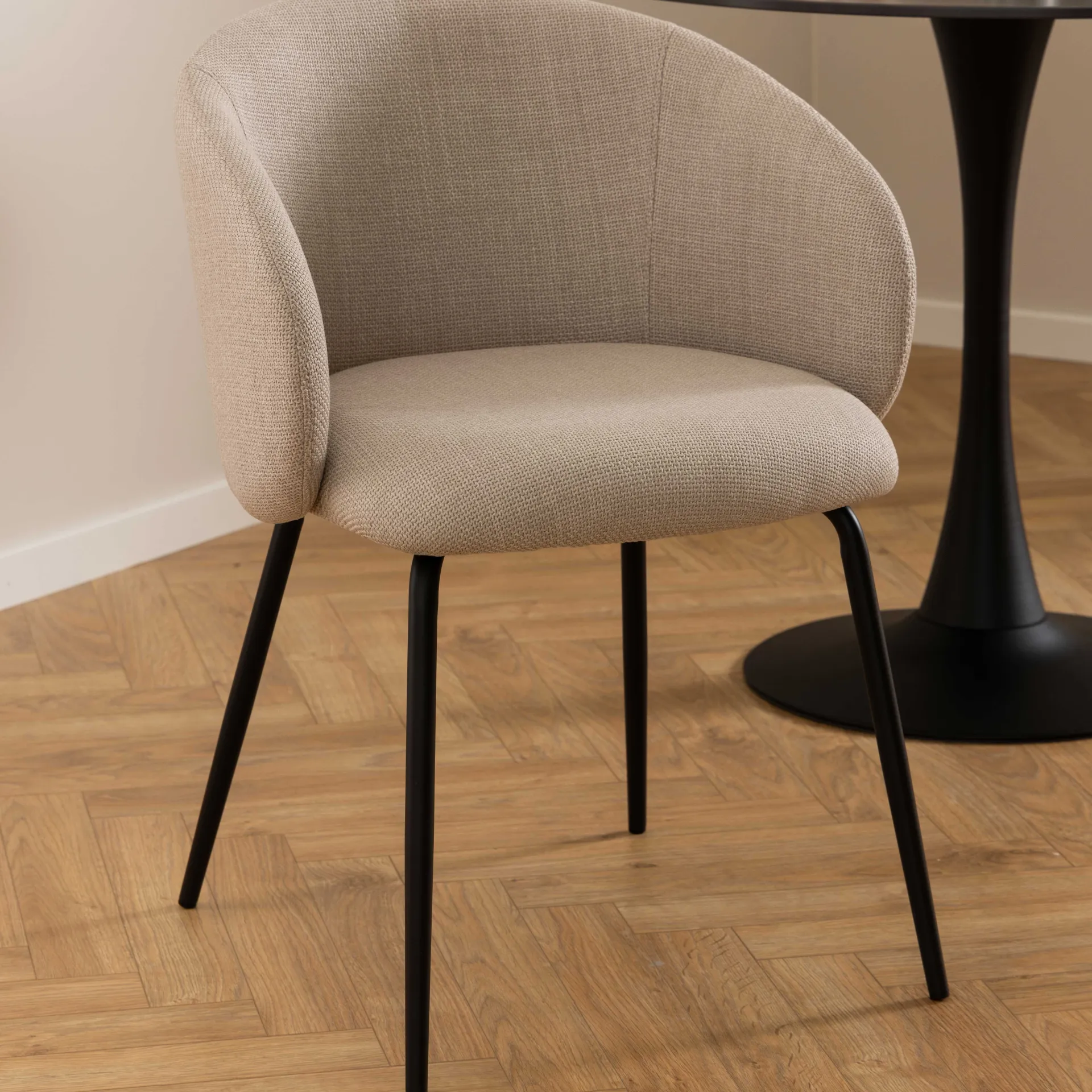 Emob Eleanor Esszimmerstuhl - Stoff -