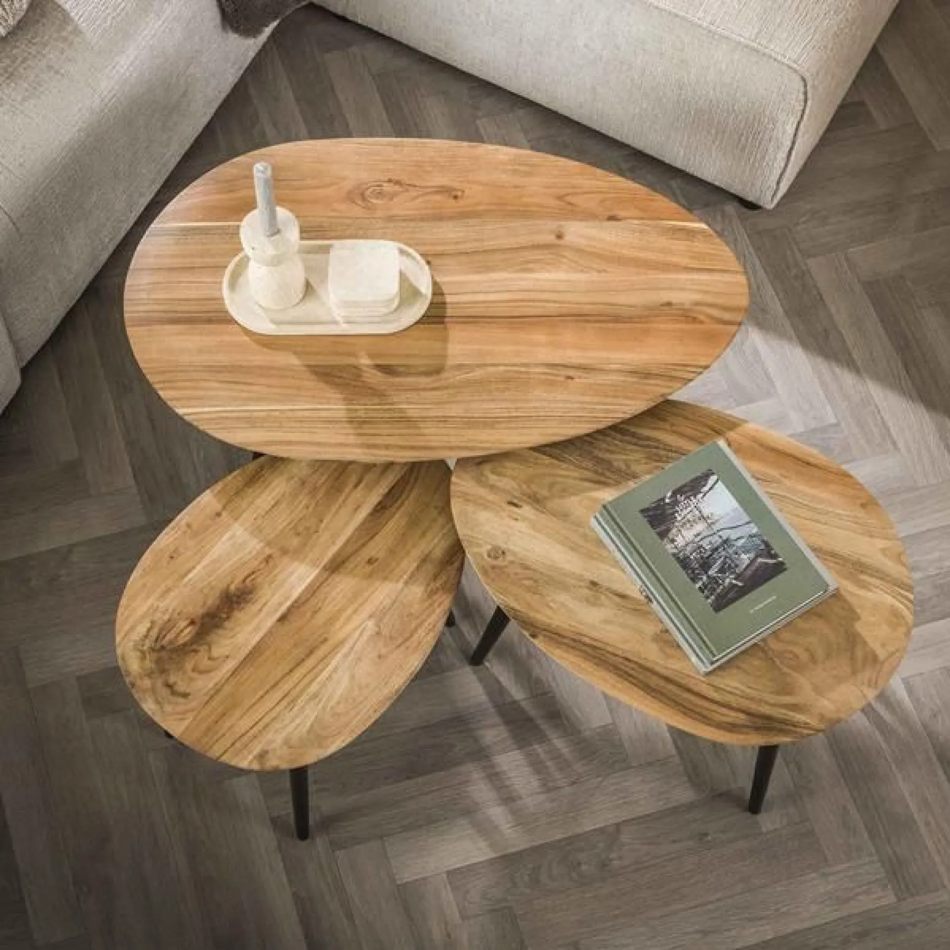 Emob 3er-Set Couchtische Auranne Akazie massiv