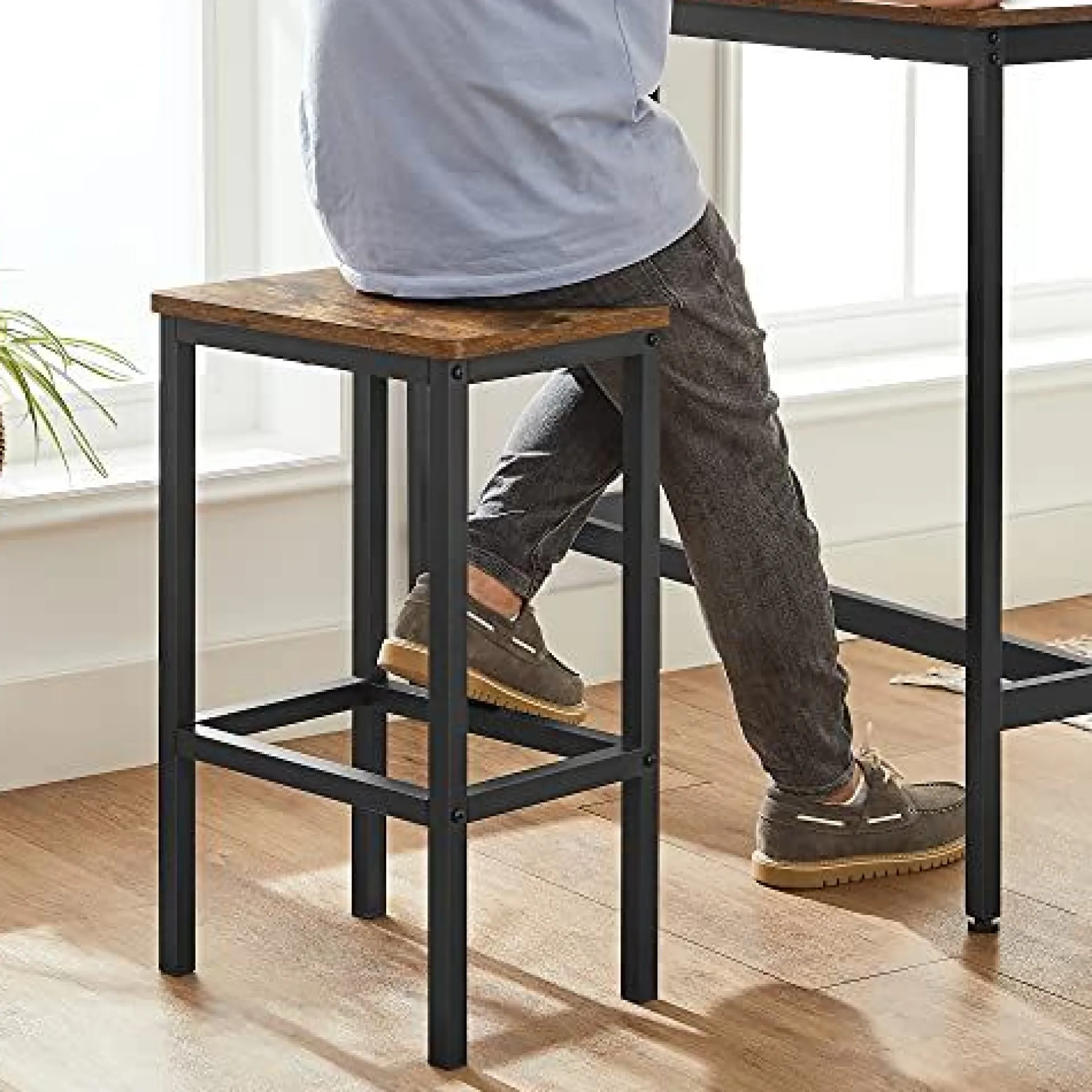 Vasagle Ess-/Bartisch-Set mit Hockern, industrielles Stahlgestell, rustikales Braun/Schwarz