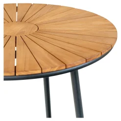 House Nordic Esstisch aus natürlichem Teakholz mit schwarzen Metallbeinen
