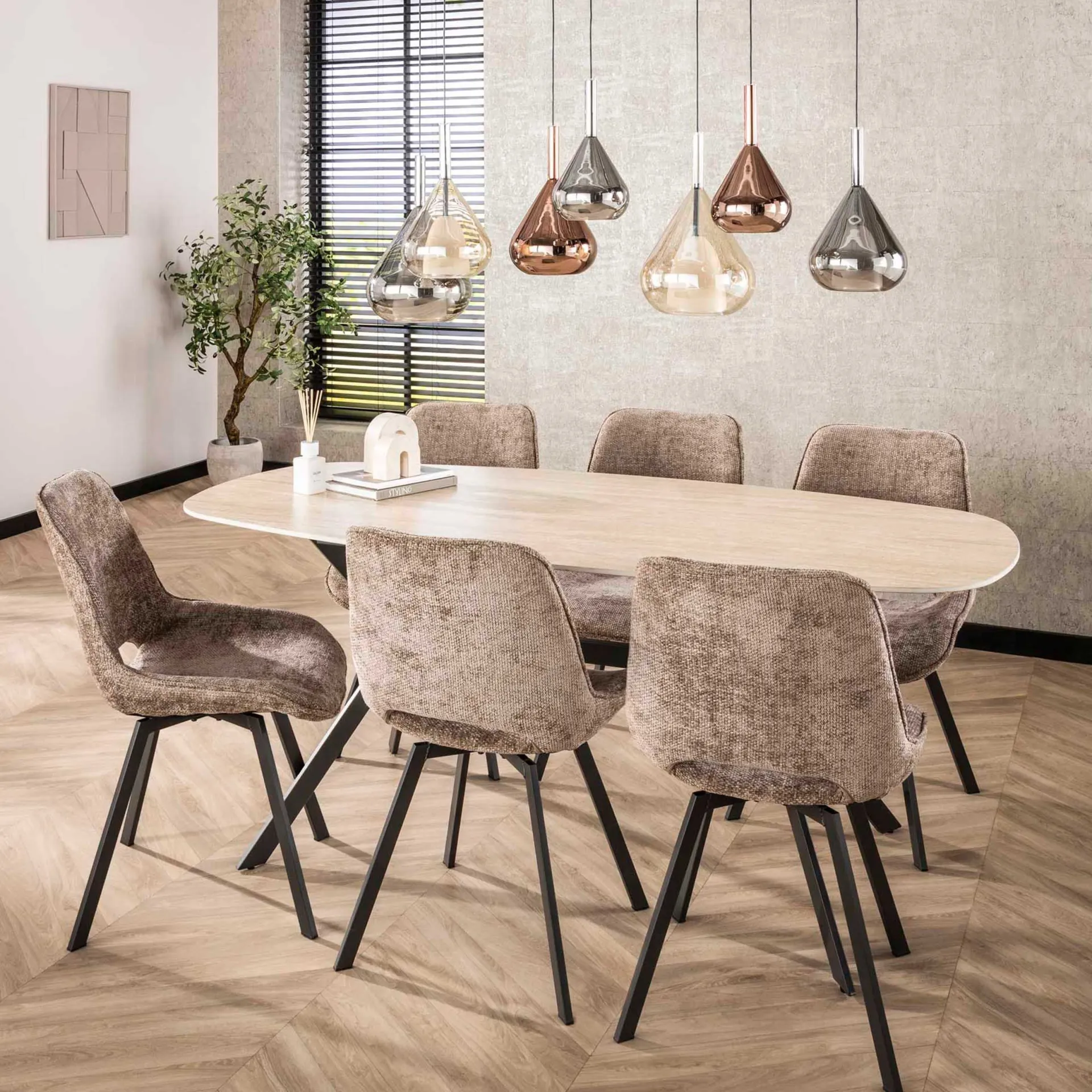 Emob Esszimmer-Drehstuhl Nuria - champagnerfarbener Chenille-Stoff