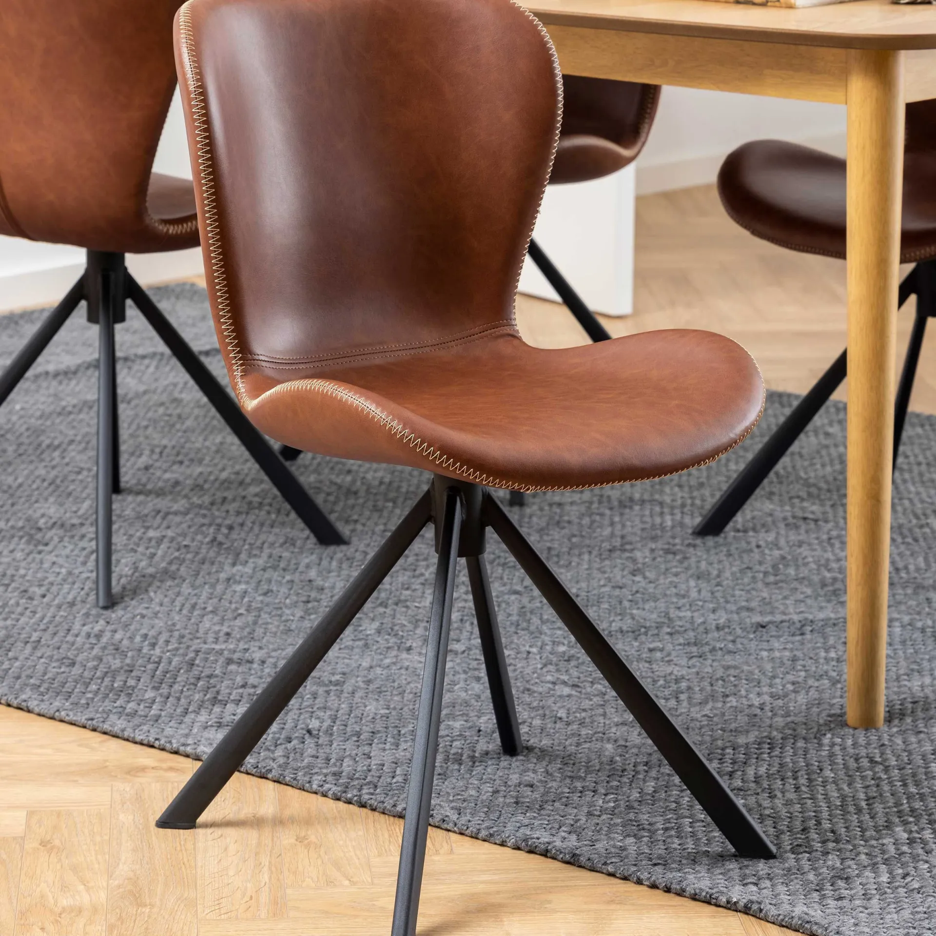 Emob Esszimmer-Drehstuhl Tilda Kunstleder - /schwarz