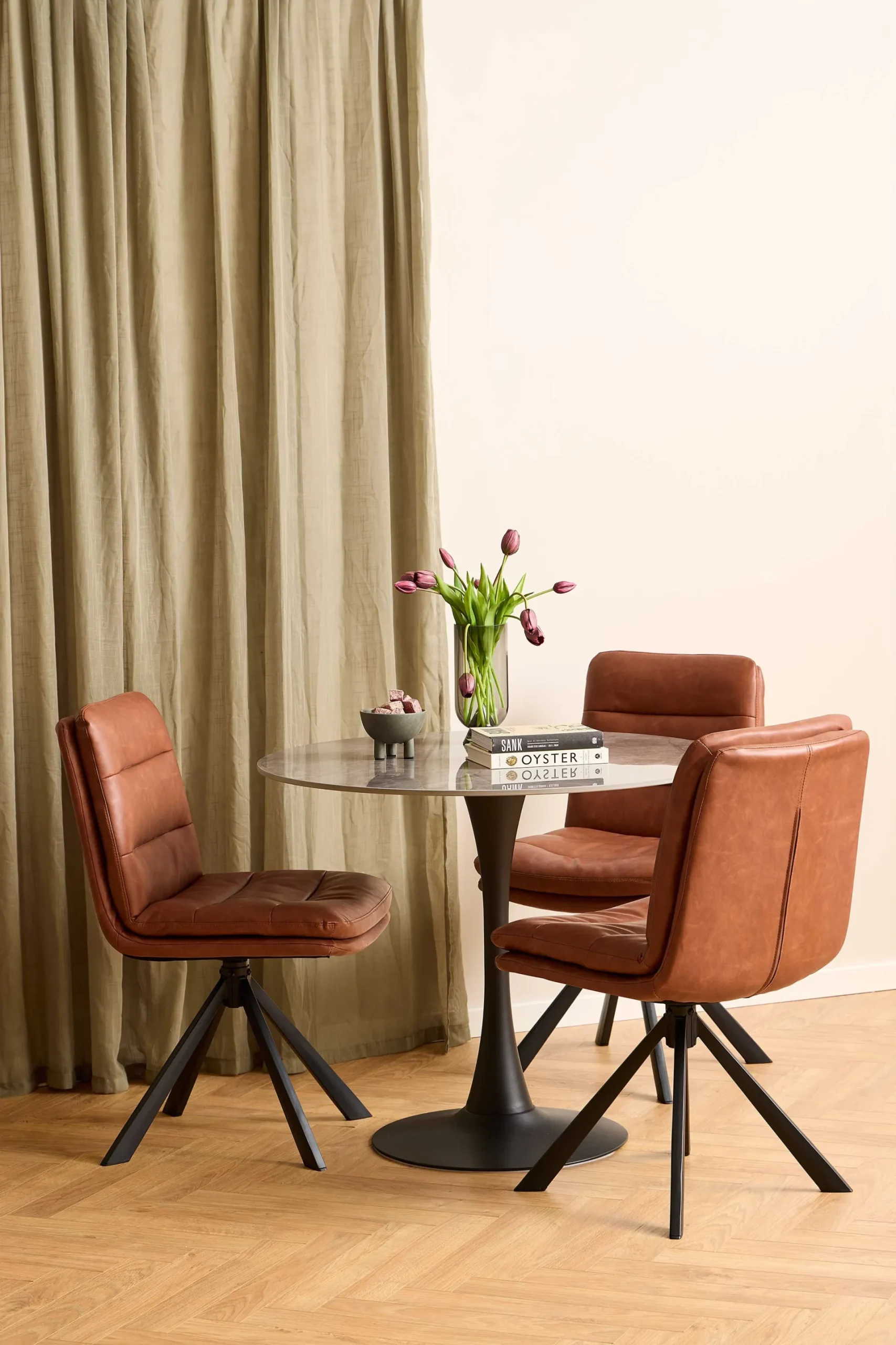 Emob Esszimmerstuhl Dean - 47x57x85cm - Kunstleder - cognac