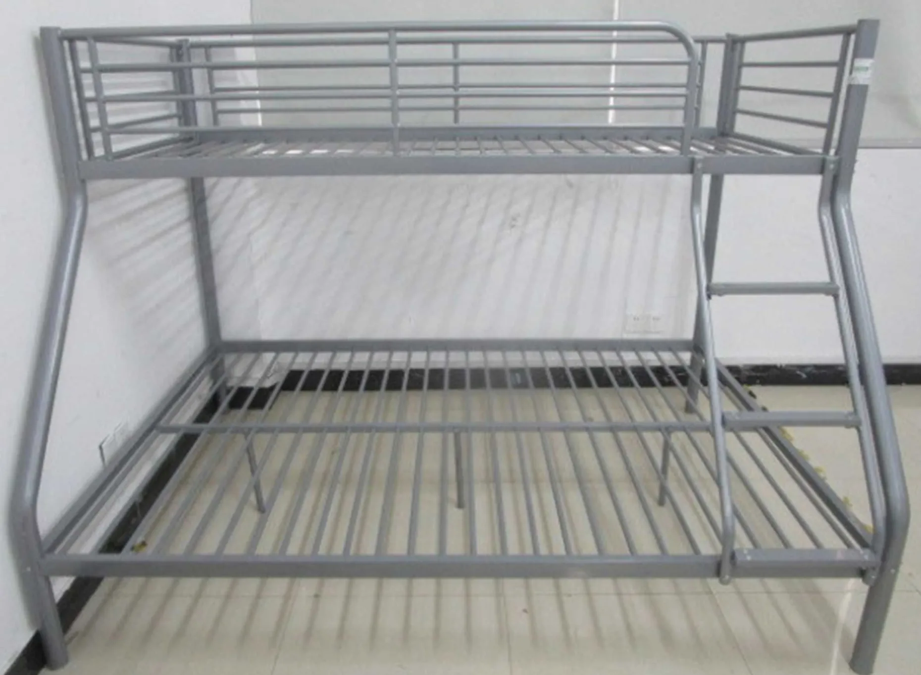 Etagenbett Nobi 3-Sitzer Metall - grau