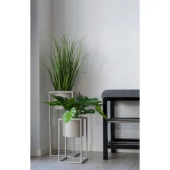 Graue Bank Padova mit Kissen und Ablageflächen