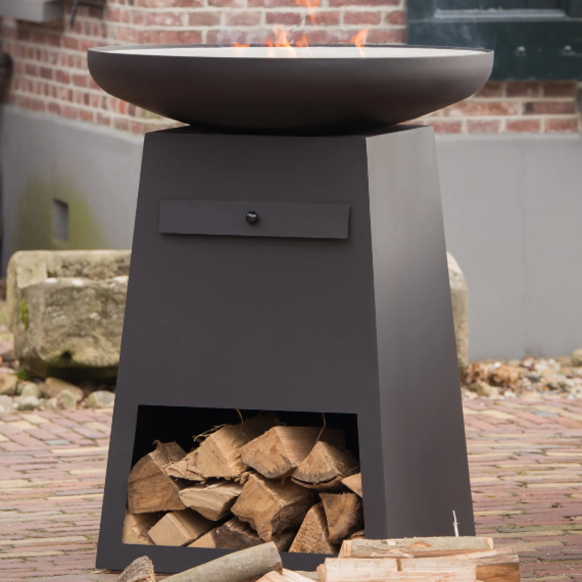 Redfire Grill mit Holzlagerung Oryx Stahl -