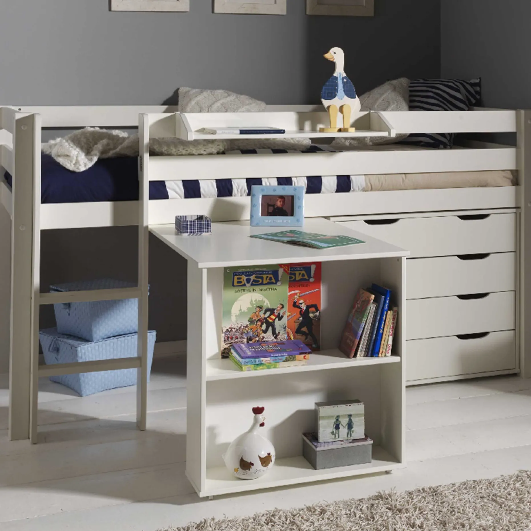 Halbhochbett Charlotte mit Regal, Schreibtisch und Kommode - weiß