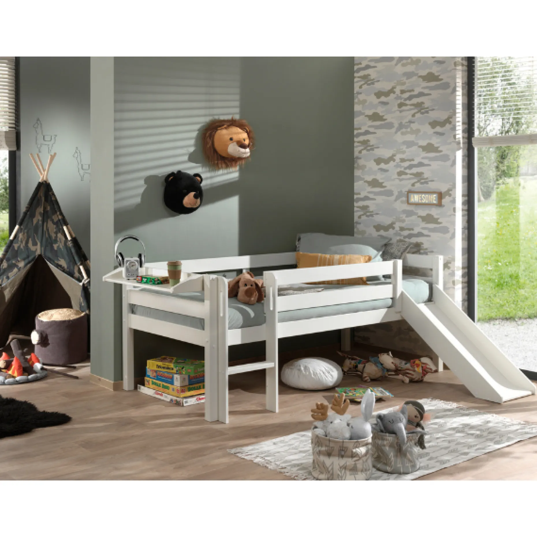 Halbhochbett Pip 90x200 cm mit Rutsche und 1 Wandregal-weiß
