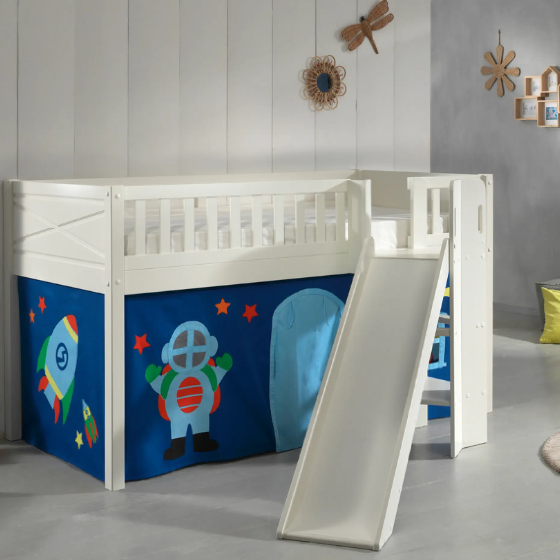 Halbhochbett Scottie 90x200 cm mit Rutsche und Astronautenspielvorhang-weiß