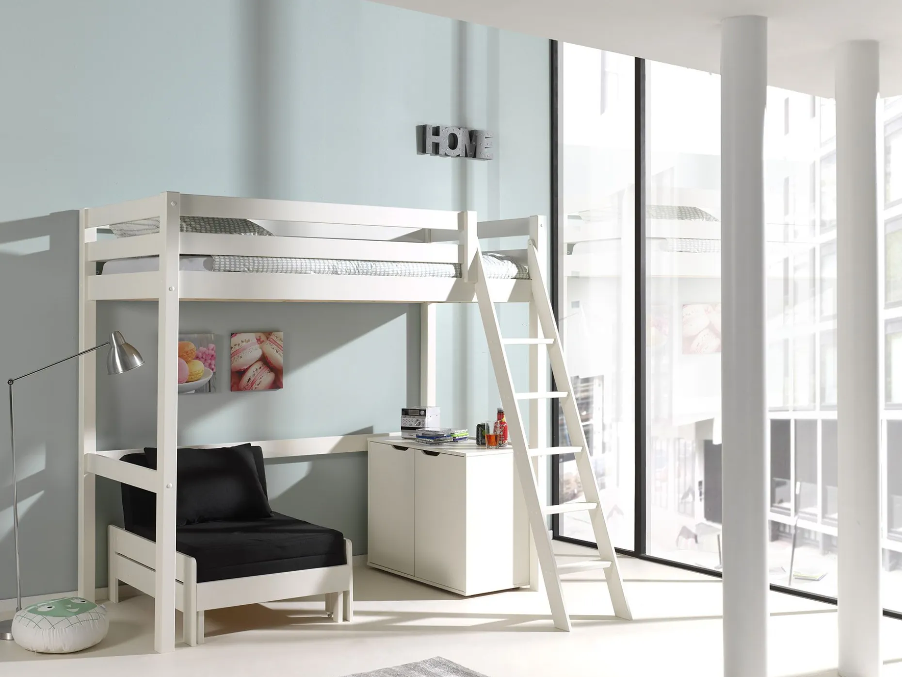 Hochbett Claire 90x200 mit Kommode Charlotte und Sitzbett Lena - weiß