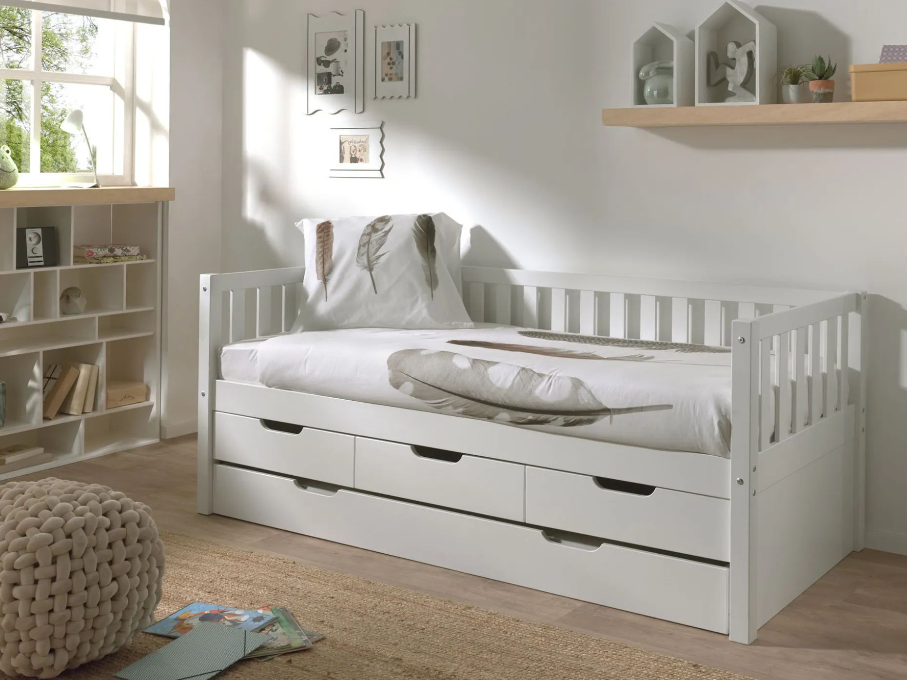 Kabinenbett Friedrich 90x200 mit 3 Schubladen und Unterbett aus Kiefer - weiß