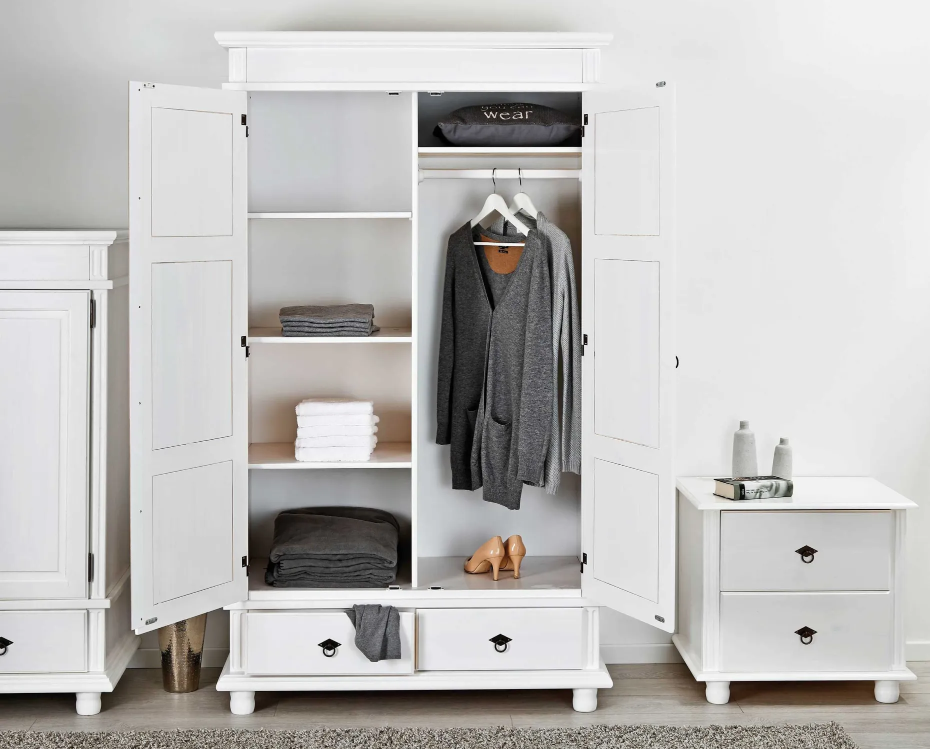 Kleiderschrank Danz mit 2 Türen