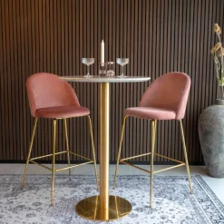 House Nordic Lausanner Barstuhl aus Samt mit Beinen in Messingoptik