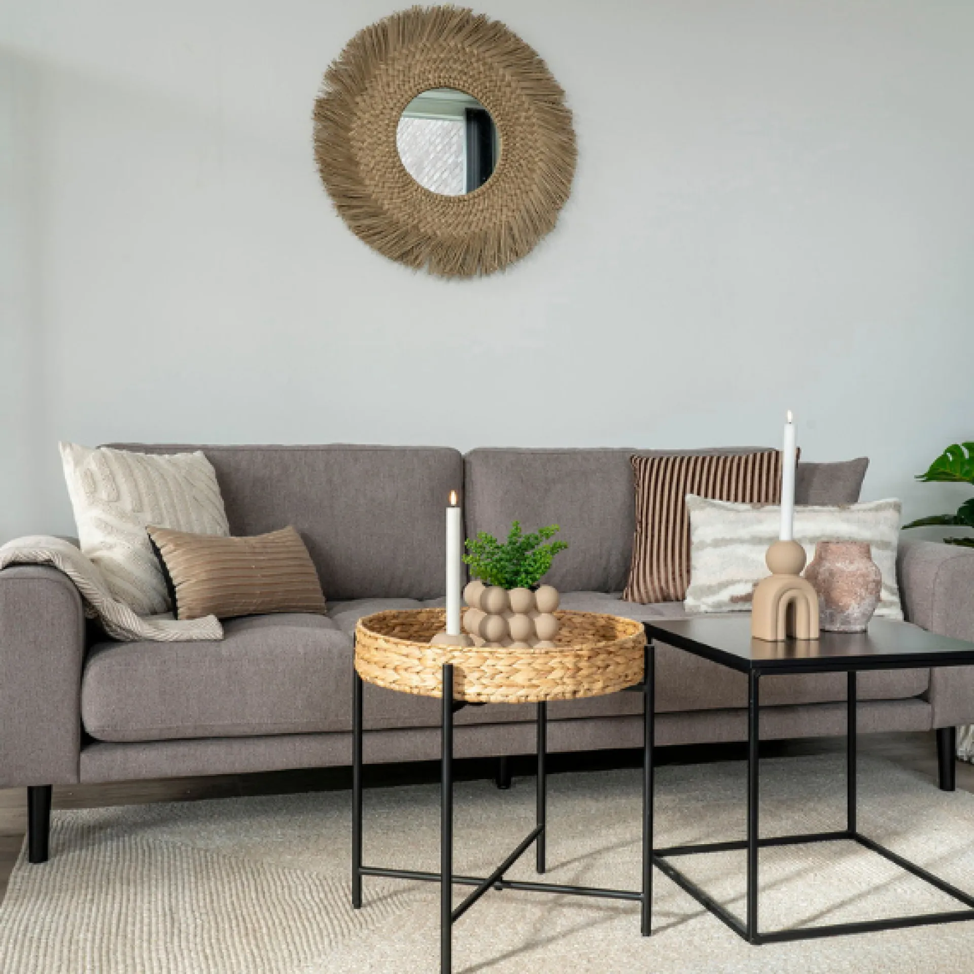House Nordic Lido Stone 3-Sitzer Sofa mit schwarzen Holzbeinen