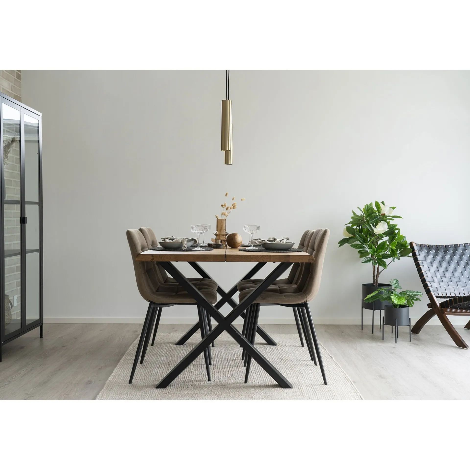 House Nordic Pariser Pendelleuchte aus Messing mit Stoffkabel