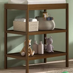 Pflegetisch Dino mit zwei Einlegeböden - Massivholz Buche - Farbe Walnuss