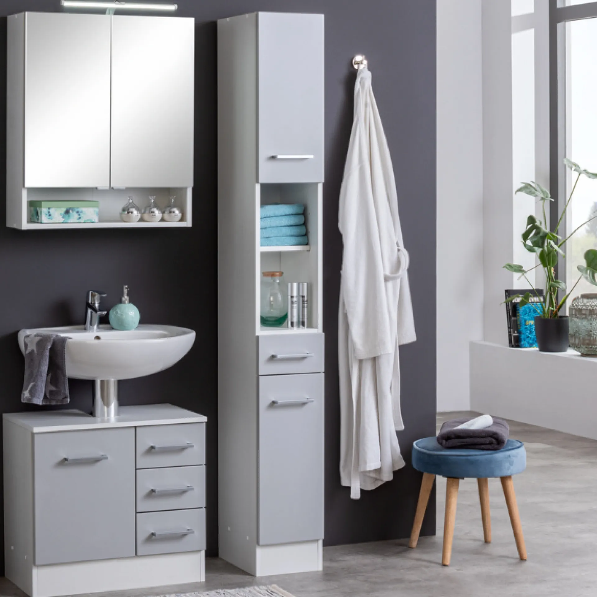 Held RiccaBadezimmer : Spiegelschrank, Waschbeckenunterschrank, Säulenschrank -