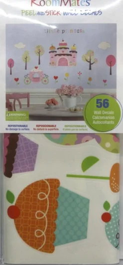 RoomMates Wandsticker Cupcake- Landschaft mit Schloß