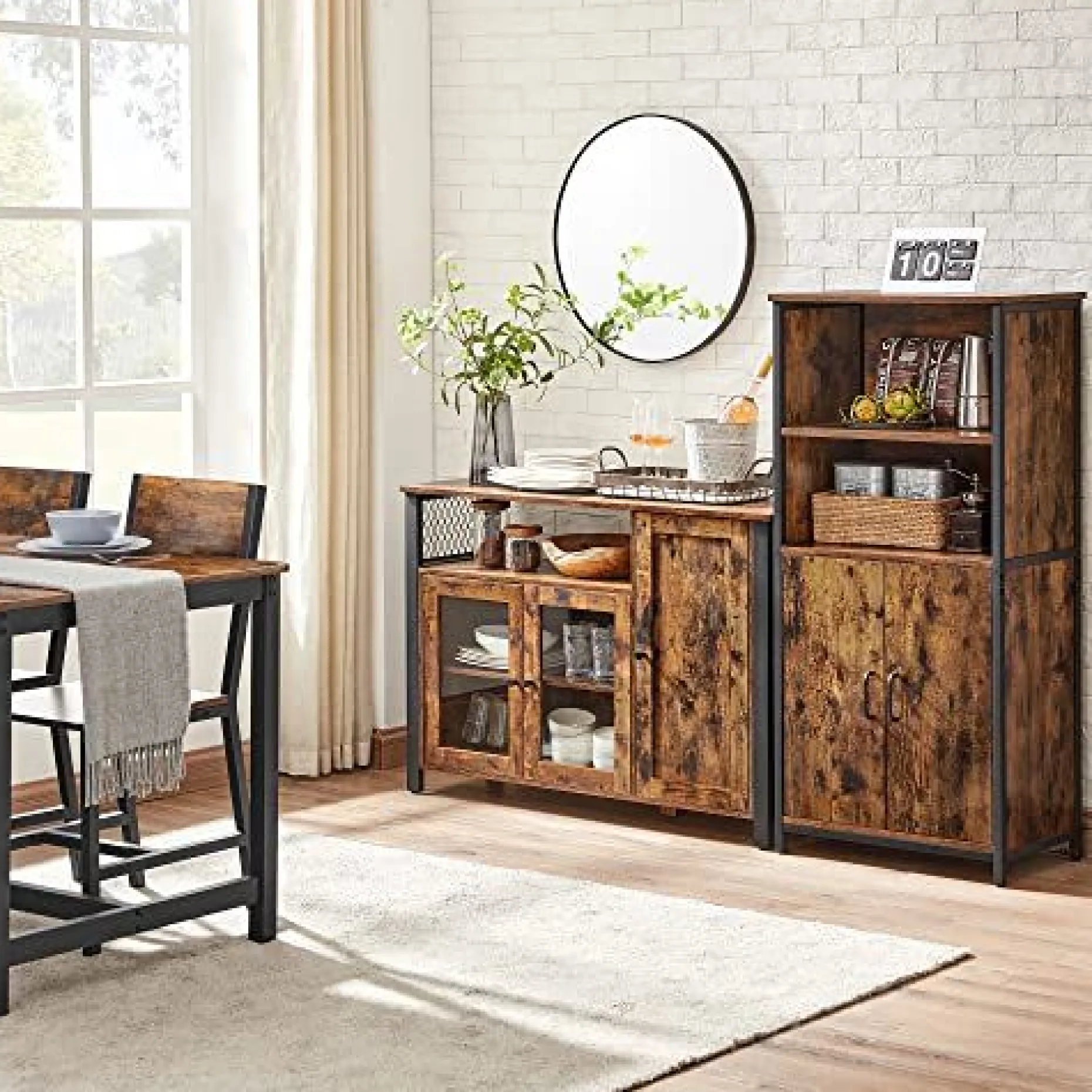 Rustikaler brauner Stahl-Lagerschrank mit Montagesatz
