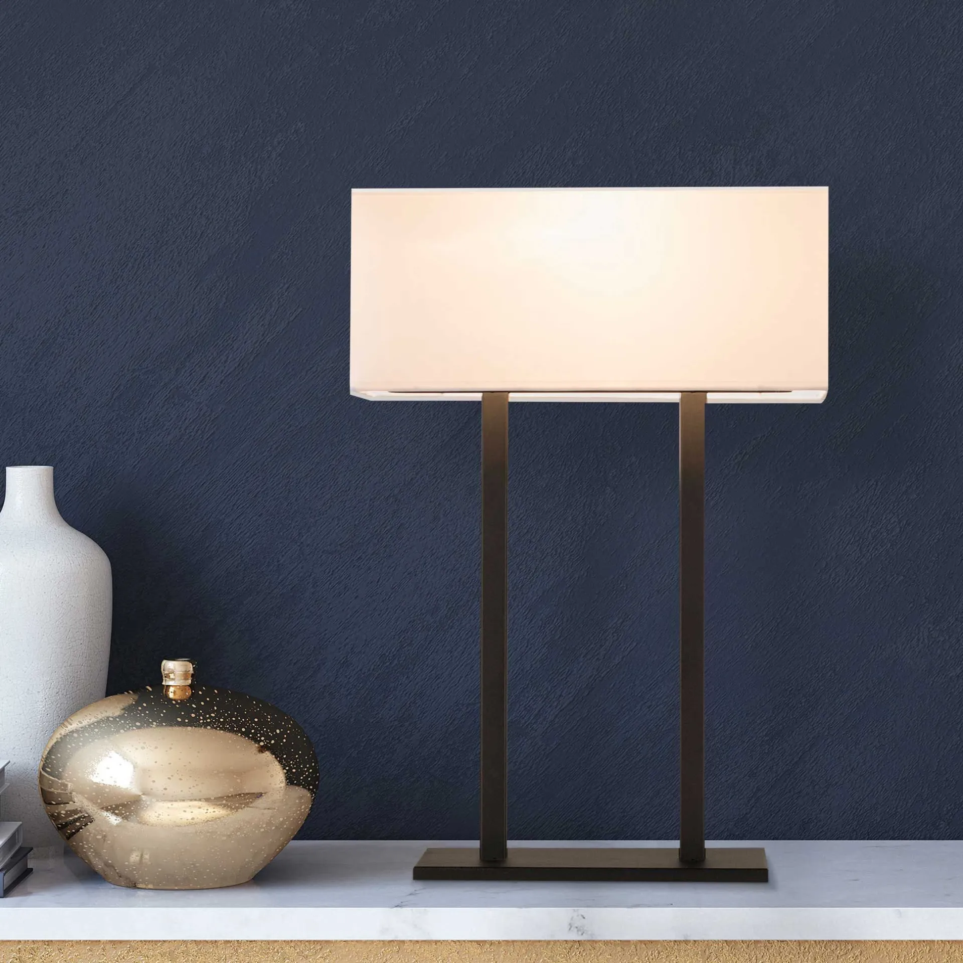 Emob Salihini Tischlampe | IRON BODY |