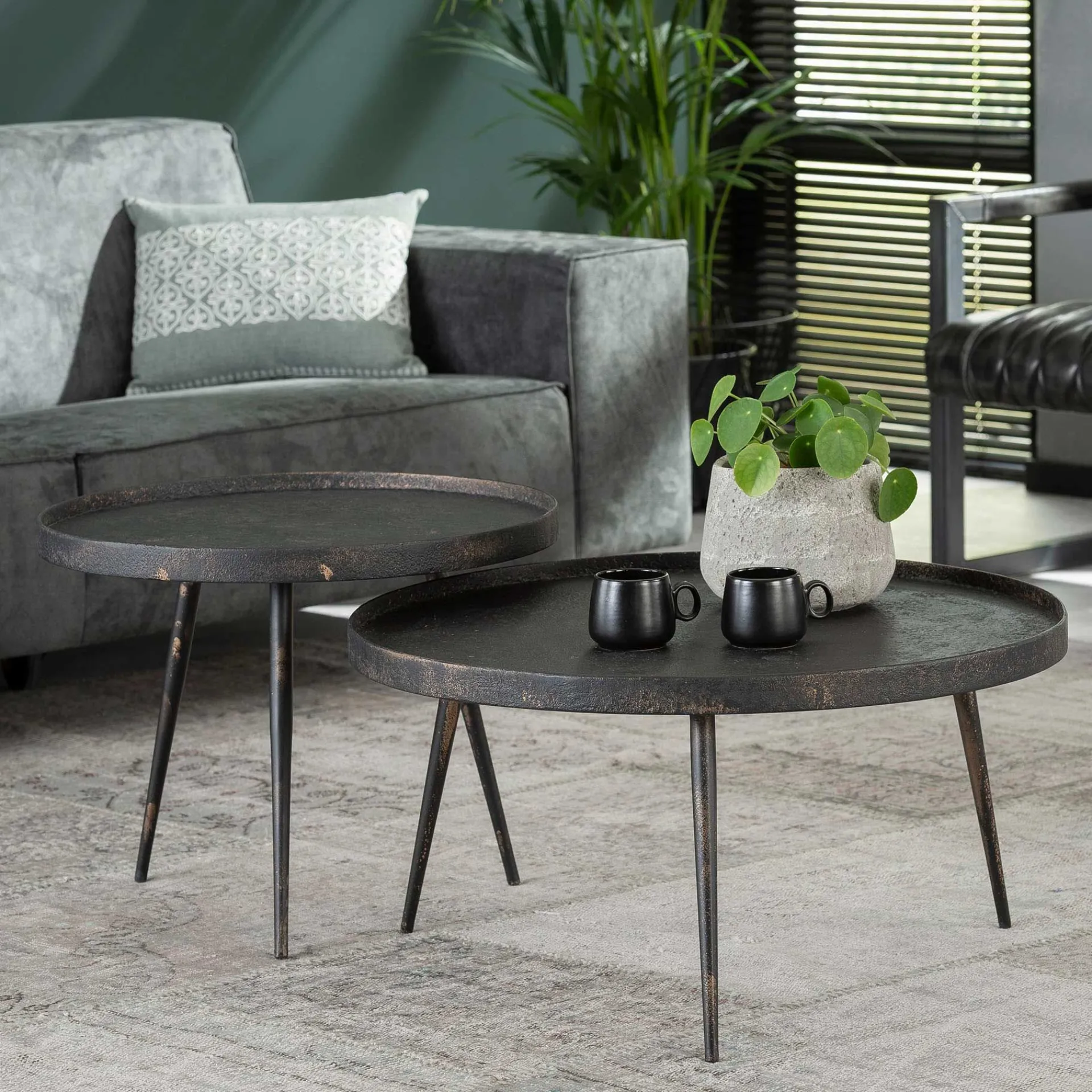 Emob Satz von 2 Couchtischen Lima ø76 industriell -