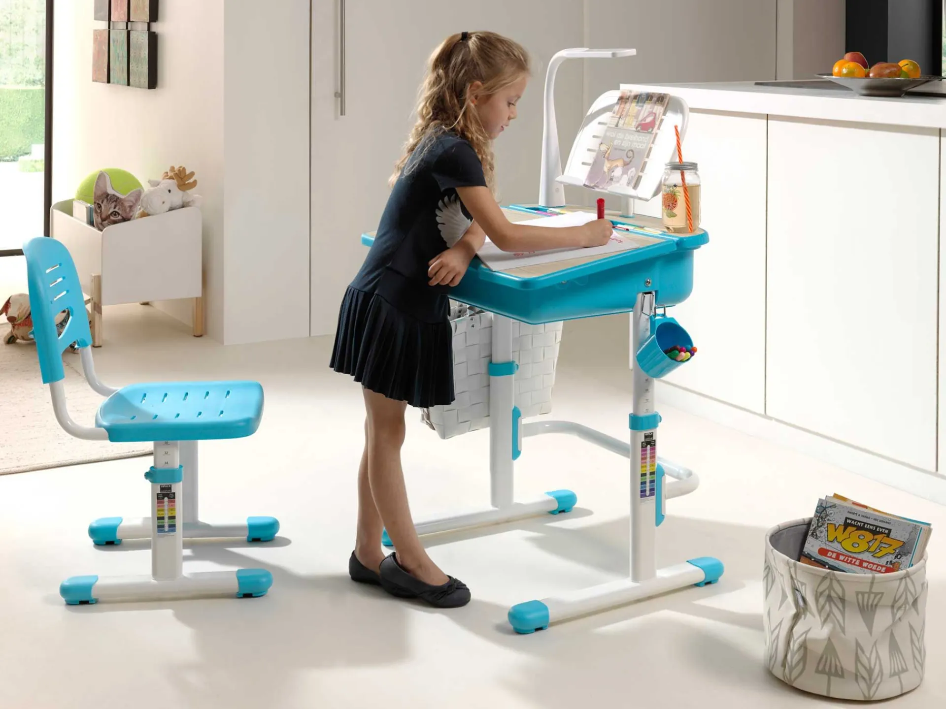 Kinder Vipack Schreibtisch Comfortline 301 mit kippbarer Tischplatte -