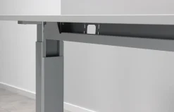 Germania Schreibtisch Osmond 160cm mechanisch verstellbar - hell/silber