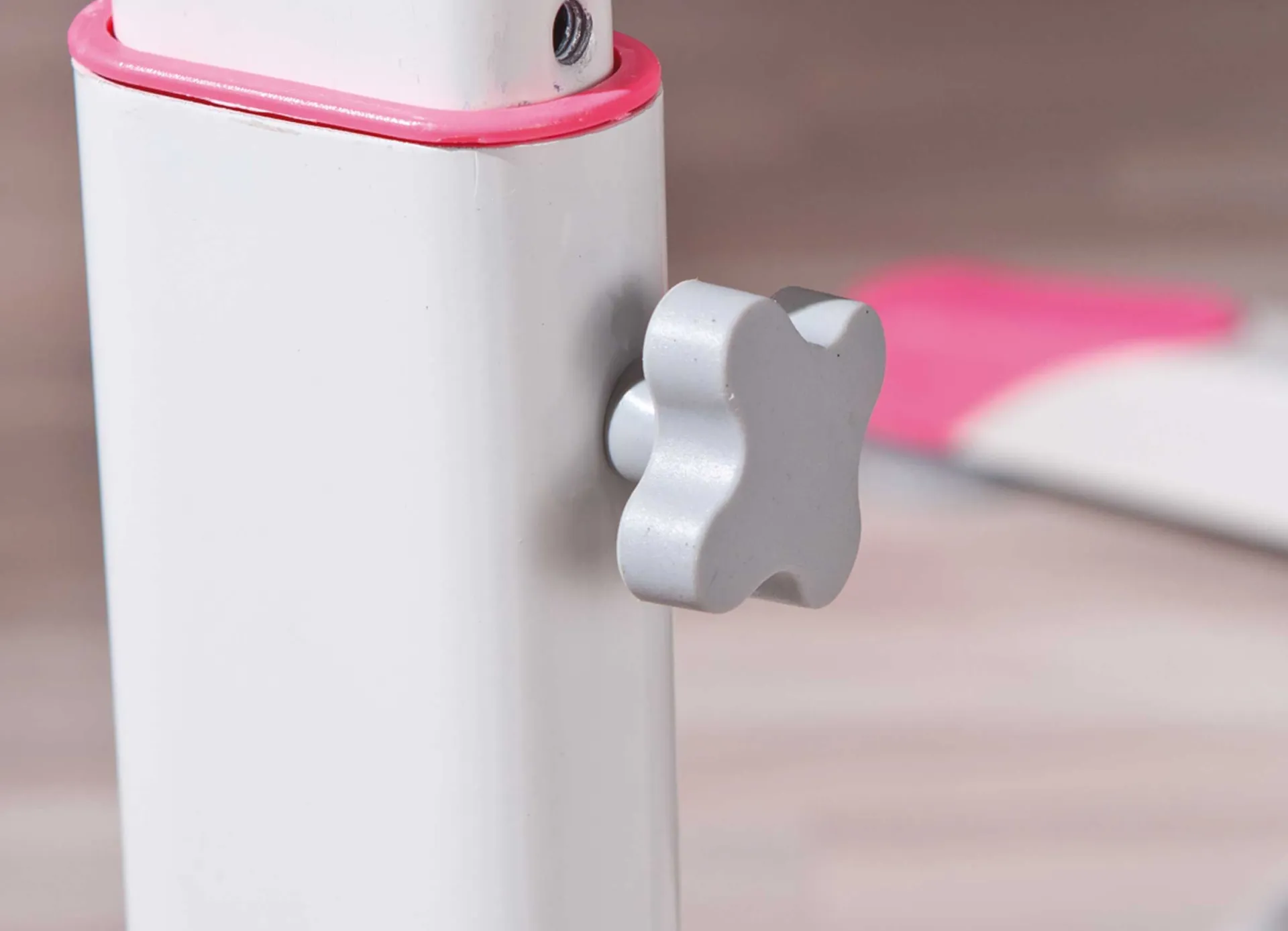Kinder Interlink Schreibtisch Tamara mit kippbarer Tischplatte - Grün/Rosa