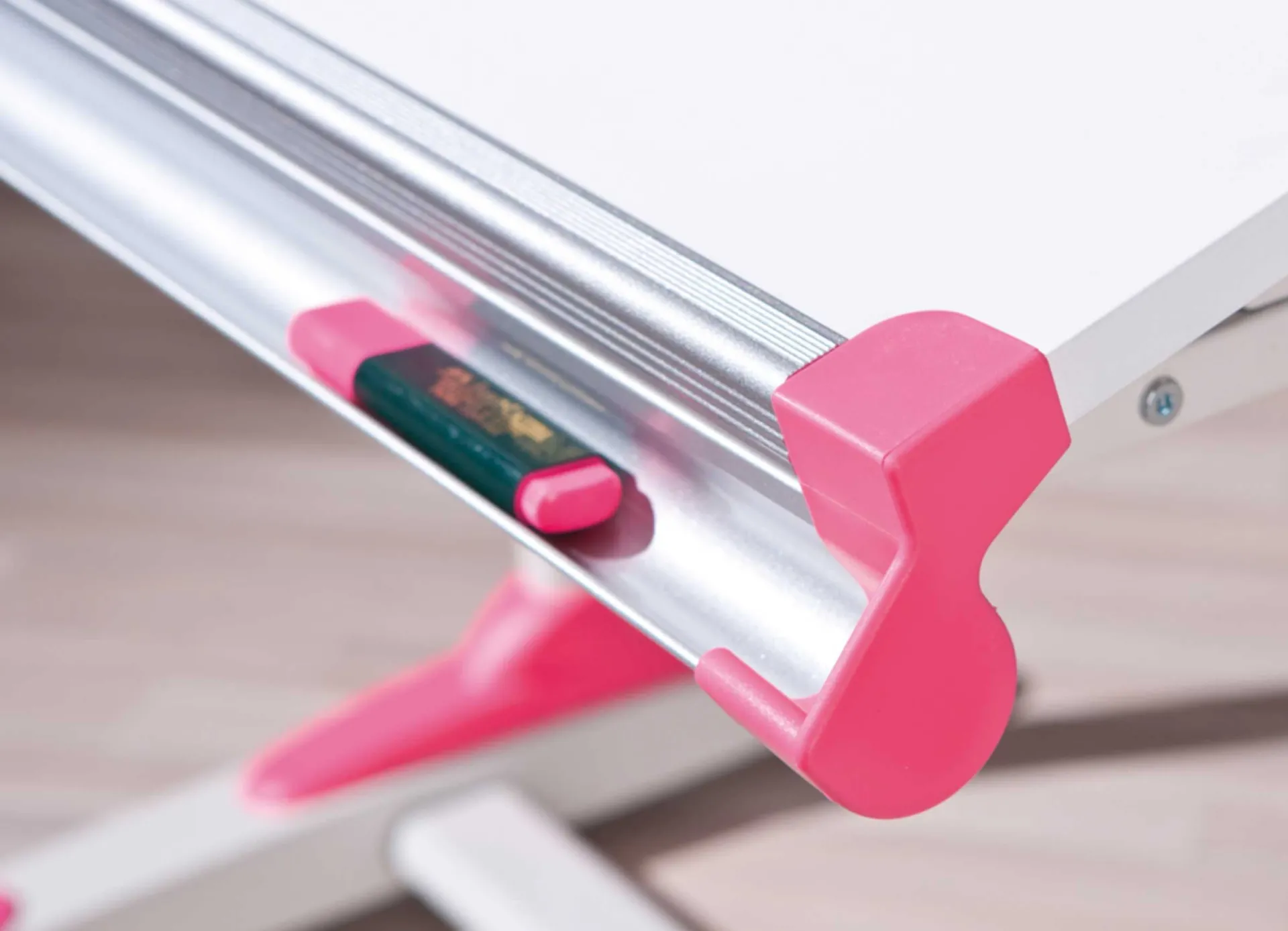 Kinder Interlink Schreibtisch Tamara mit kippbarer Tischplatte - Grün/Rosa