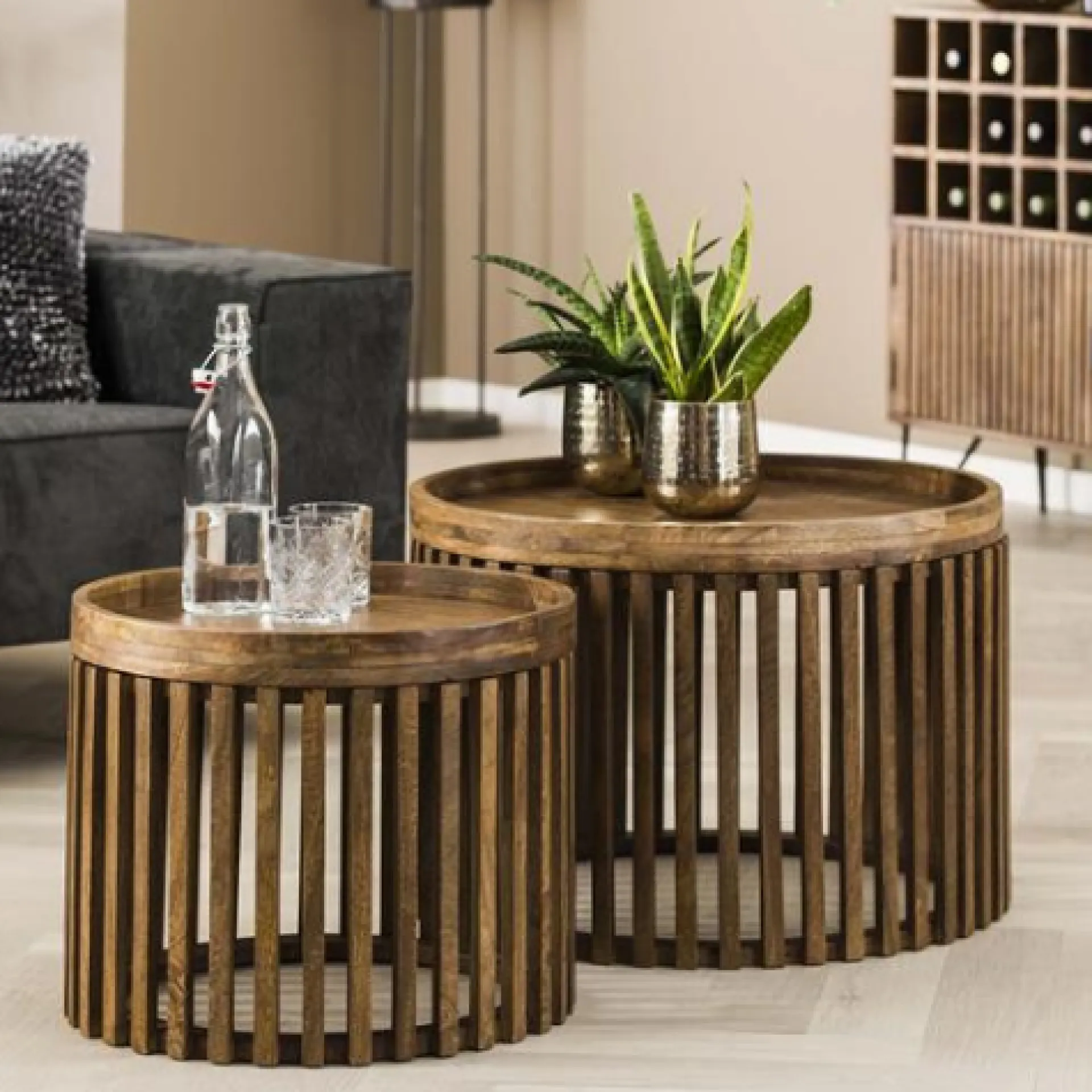 Emob Set aus 2 runden Couchtischen Goma mit Ablage - Mangoholz