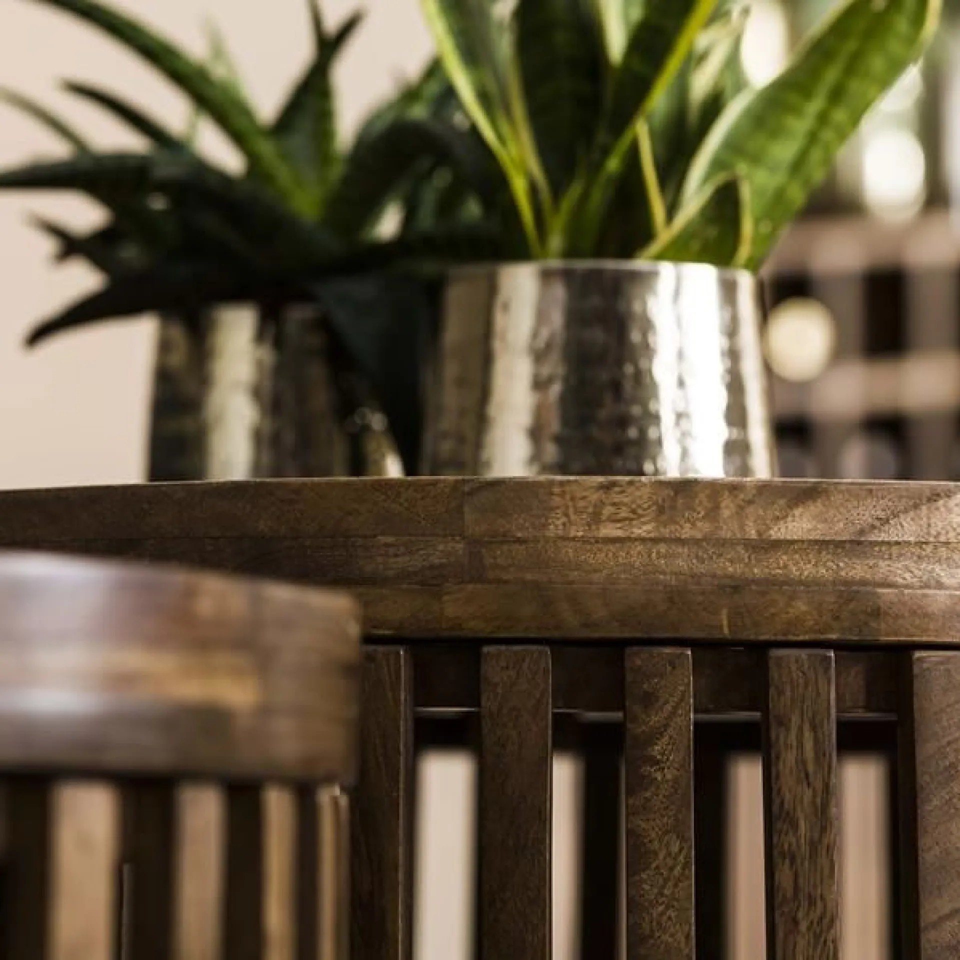 Emob Set aus 2 runden Couchtischen Goma mit Ablage - Mangoholz