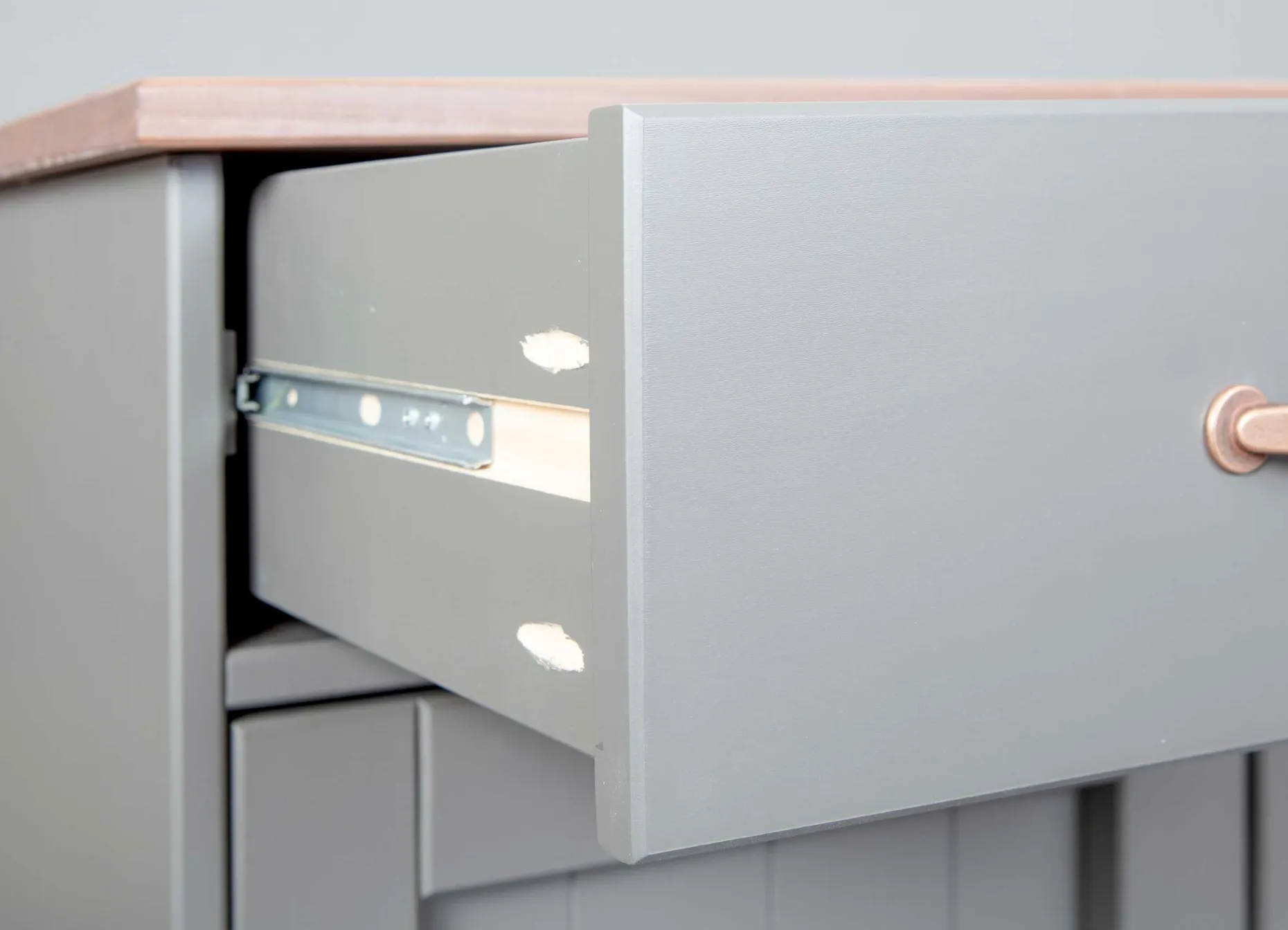 Sideboard Cerci 131cm mit 3 Türen und 3 Schubladen - grau