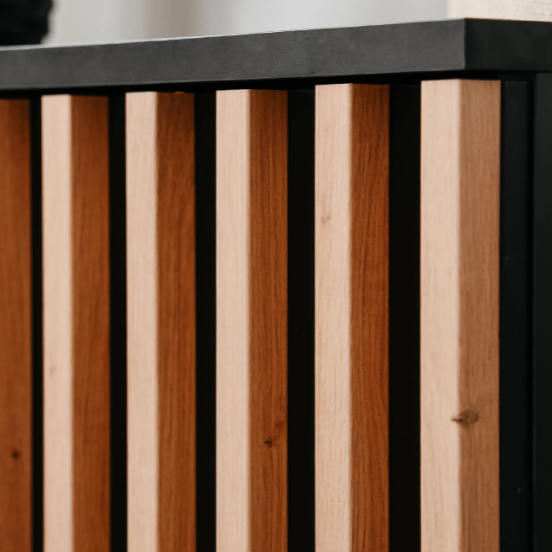 Sideboard Manet - 118x40x90cm - 2 Türen und 4 Schubladen - Schwarz/Eiche Dekor