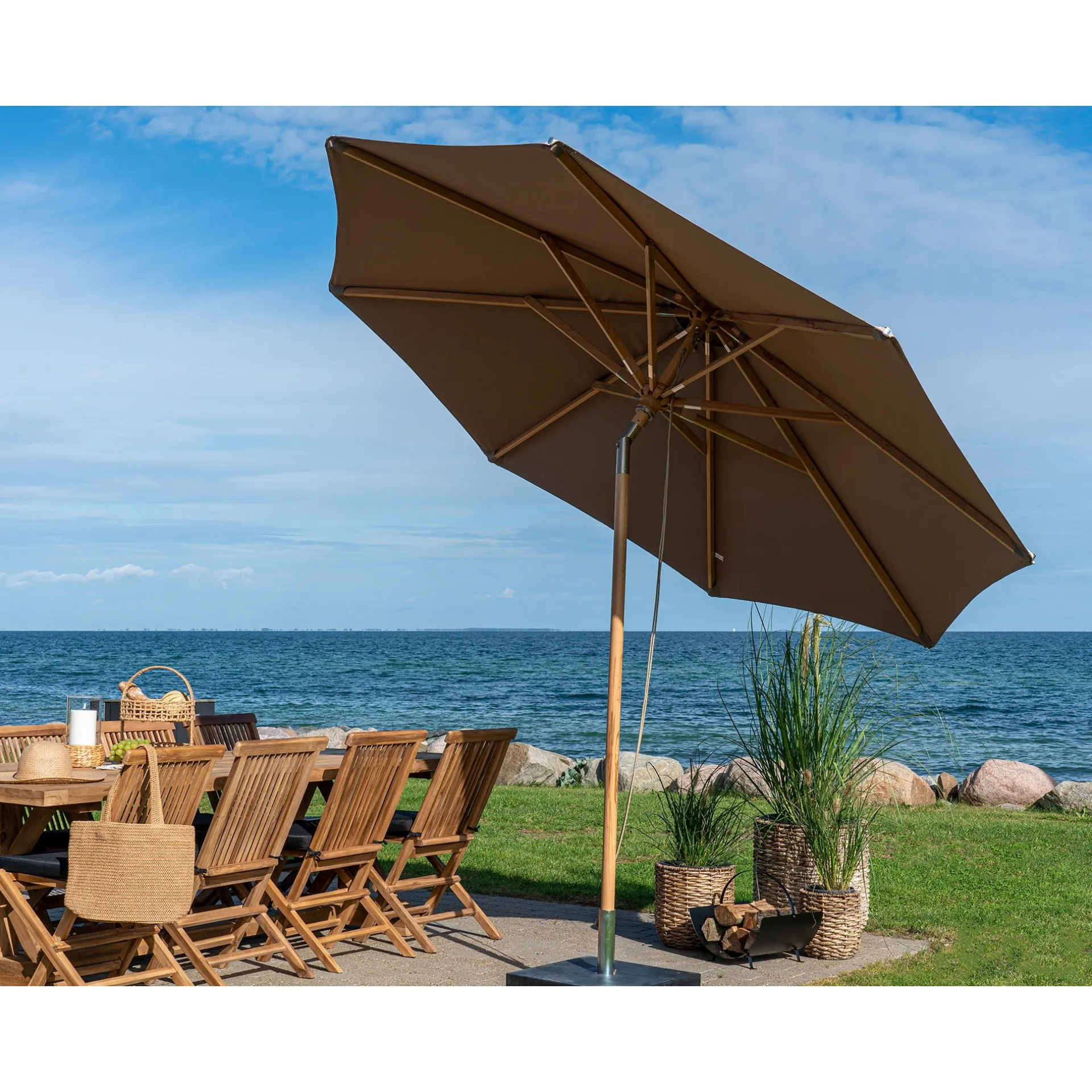 House Nordic Sonnenschirm Austin - Ø300cm - kippbar - Holz -