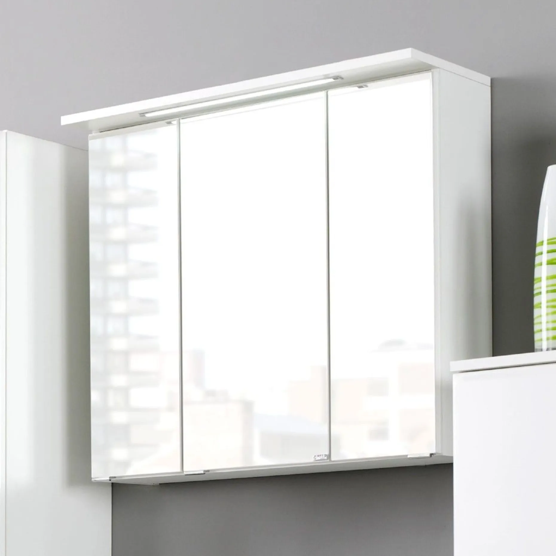 Spiegelschrank Bobbi 60cm Modell 1 3 Türen und LED-Beleuchtung - weiß