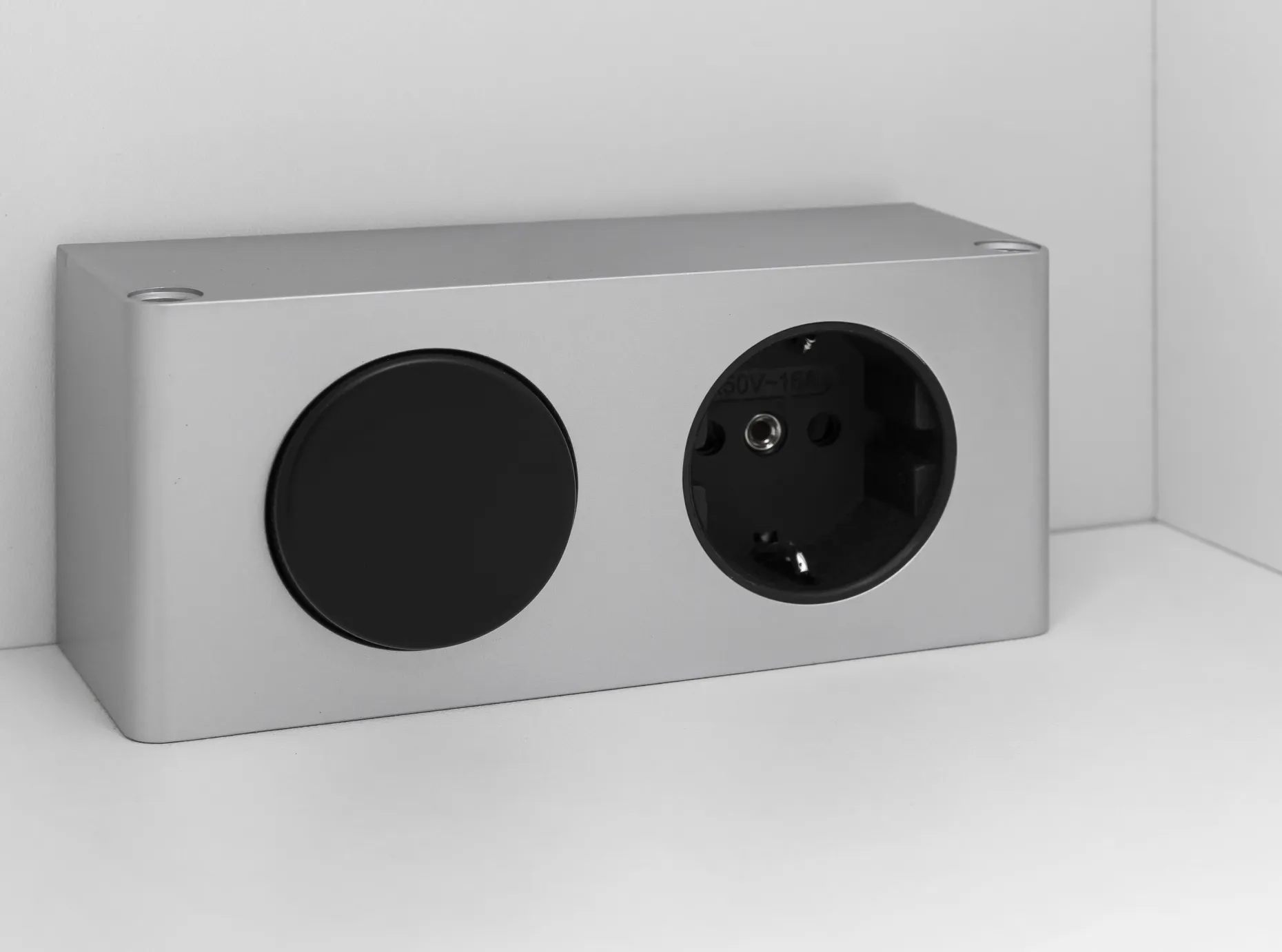 Spiegelschrank Luna 60cm mit 3 Türen und LED-Licht - Eiche