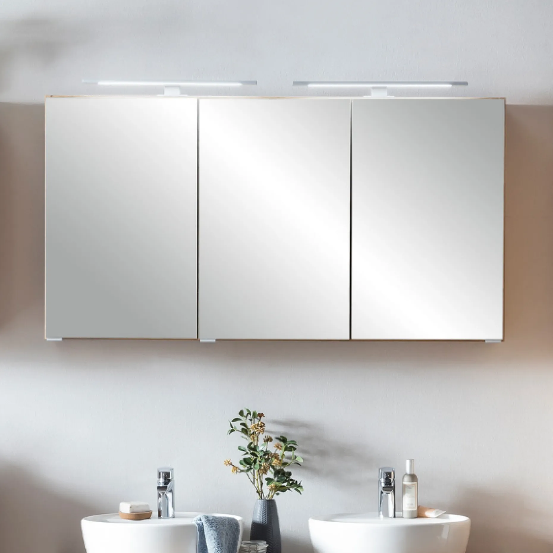 Spiegelschrank Vikas 120cm 3 Türen mit Beleuchtung - Eiche
