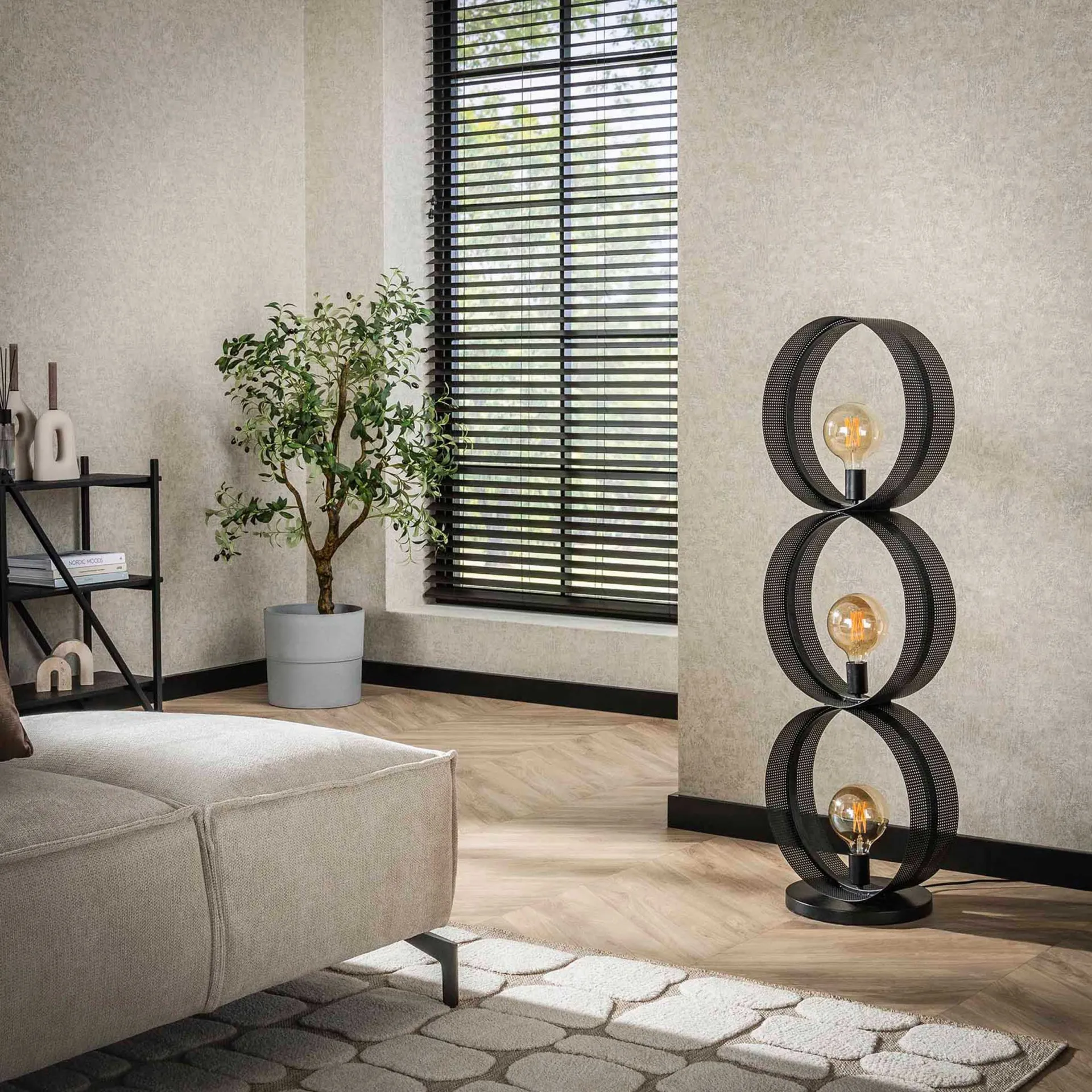 Emob Stehleuchte Ring - 40x30x122cm - Metall -