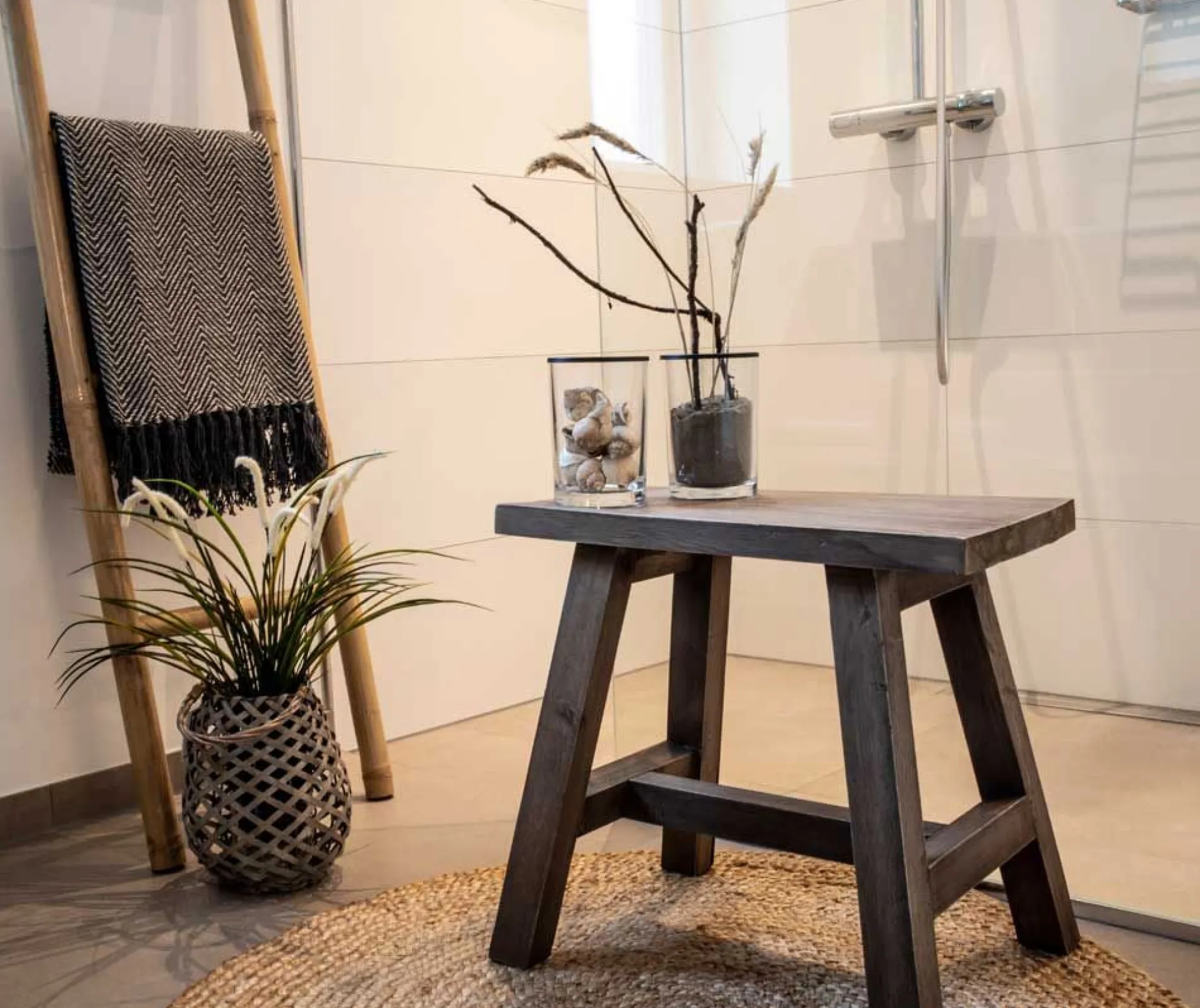House Nordic Teakholz Barcelona Bank - Naturbelassen - 50x25x45 cm