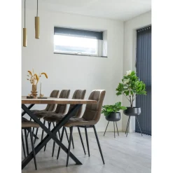 House Nordic Toulon-Esstisch aus Eiche Natur mit gewellter Kante